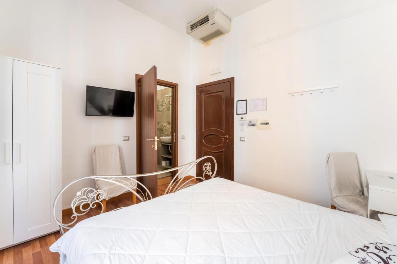 Rooms Piramide Рим Екстер'єр фото