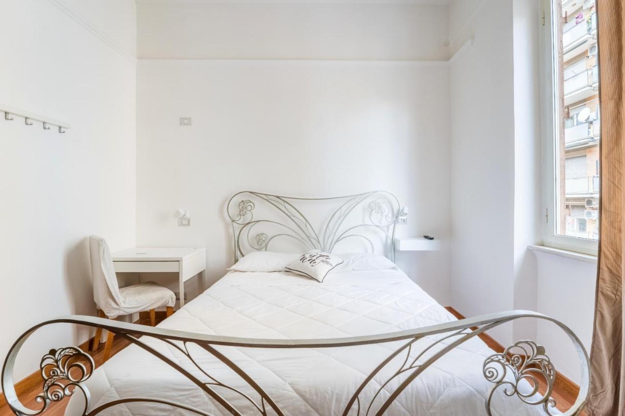 Rooms Piramide Рим Екстер'єр фото