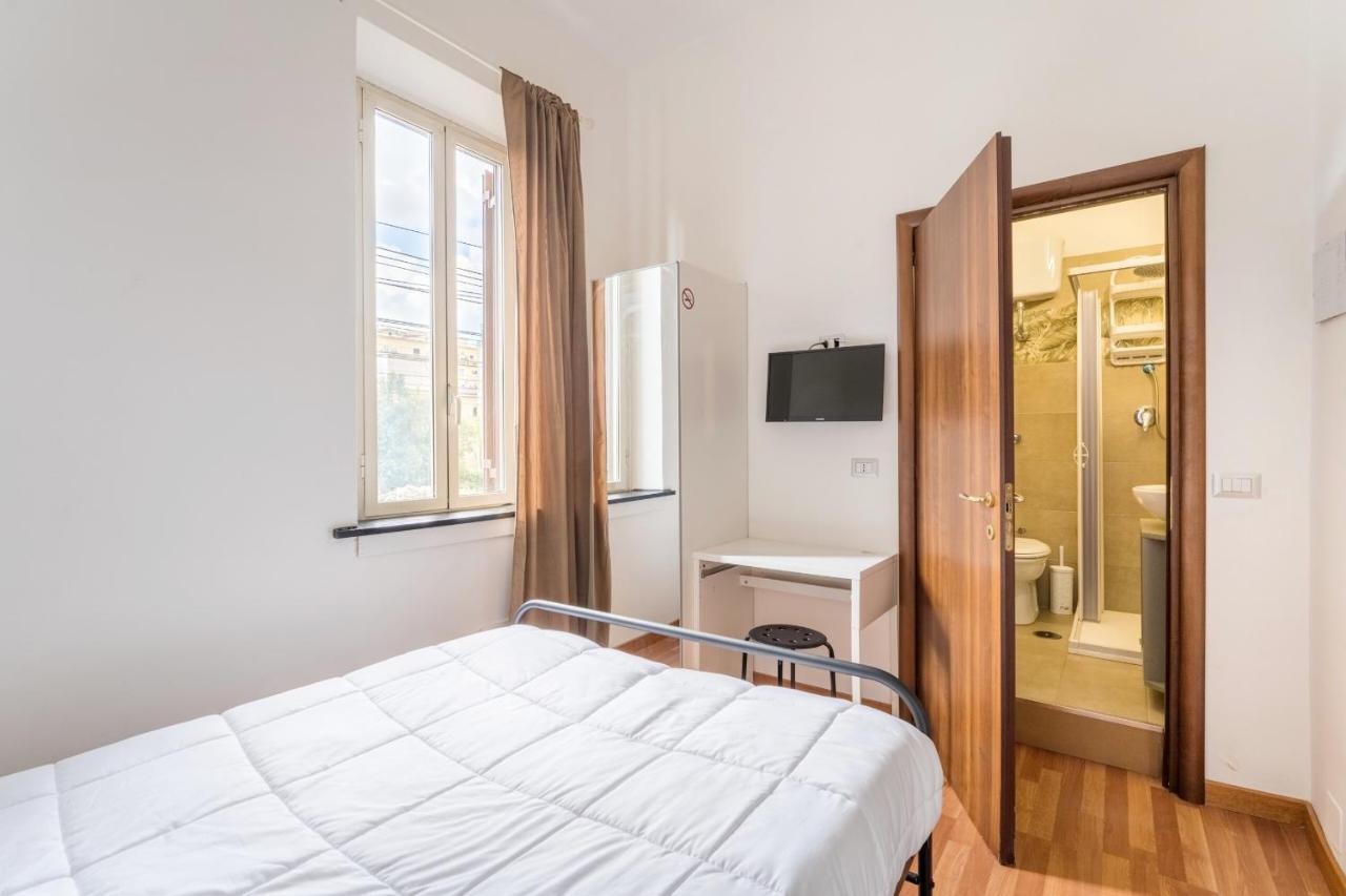 Rooms Piramide Рим Екстер'єр фото