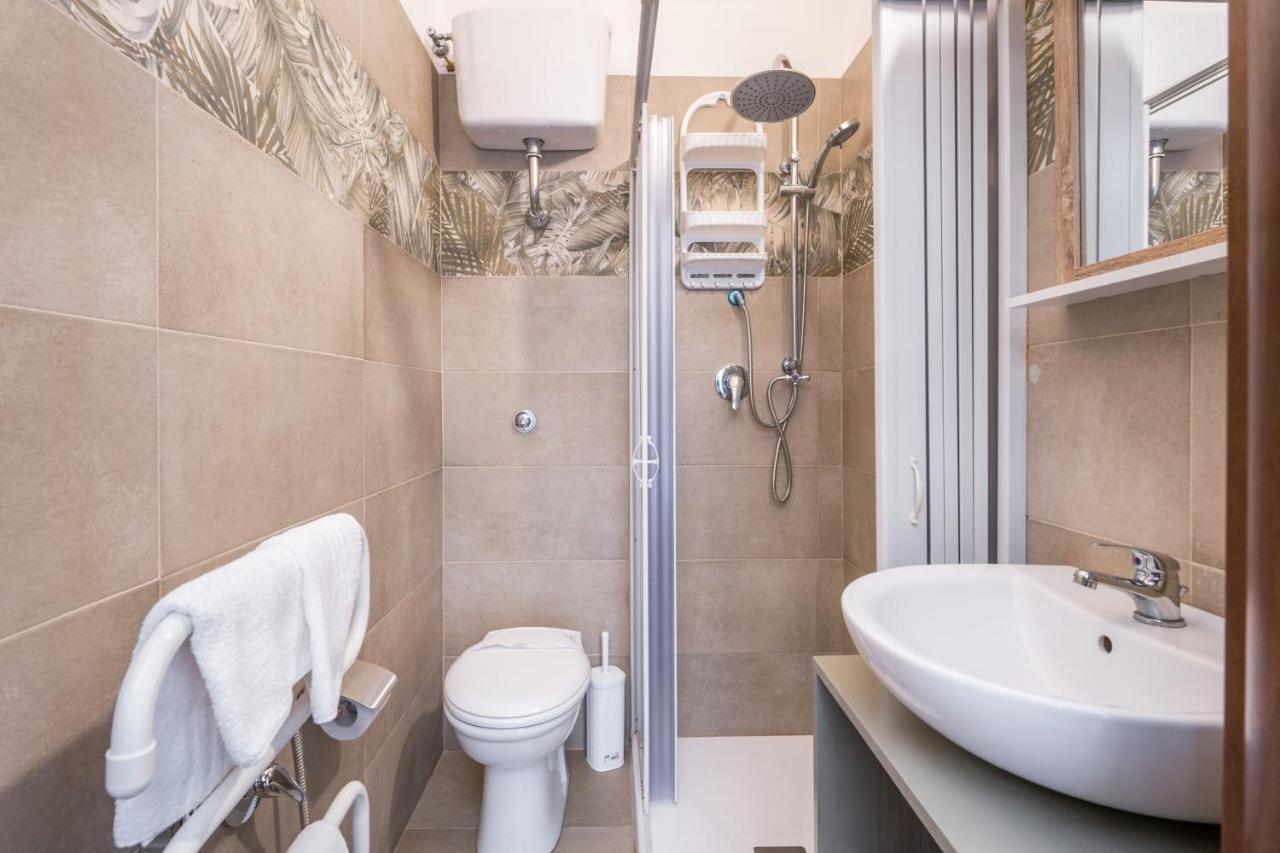 Rooms Piramide Рим Екстер'єр фото
