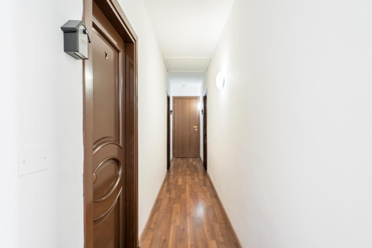 Rooms Piramide Рим Екстер'єр фото