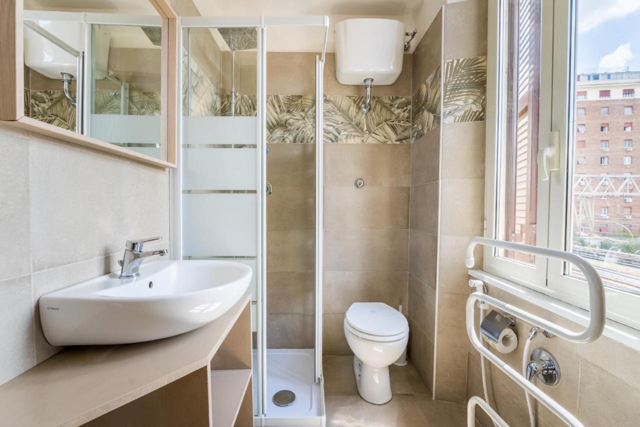 Rooms Piramide Рим Екстер'єр фото