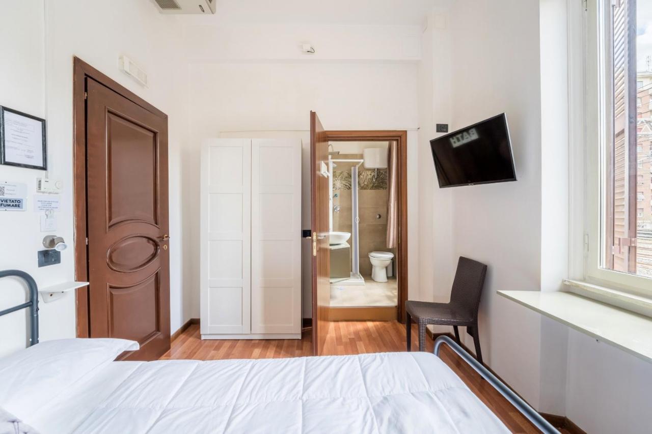 Rooms Piramide Рим Екстер'єр фото