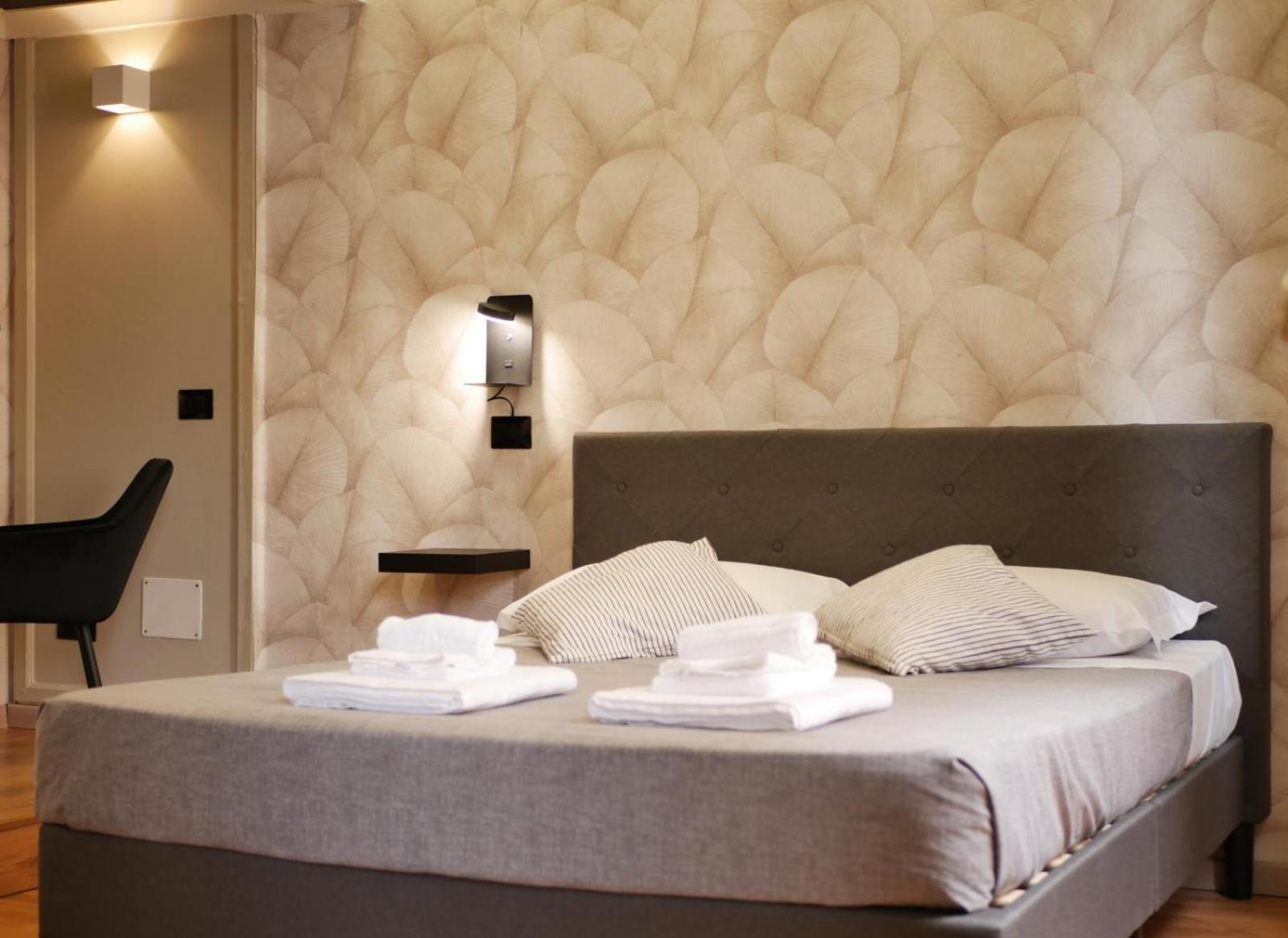 Rooms Piramide Рим Екстер'єр фото