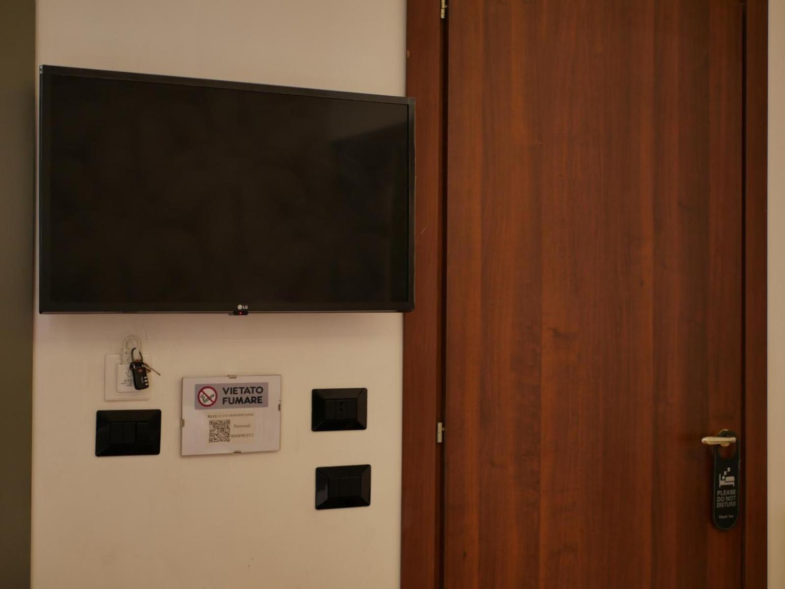 Rooms Piramide Рим Екстер'єр фото
