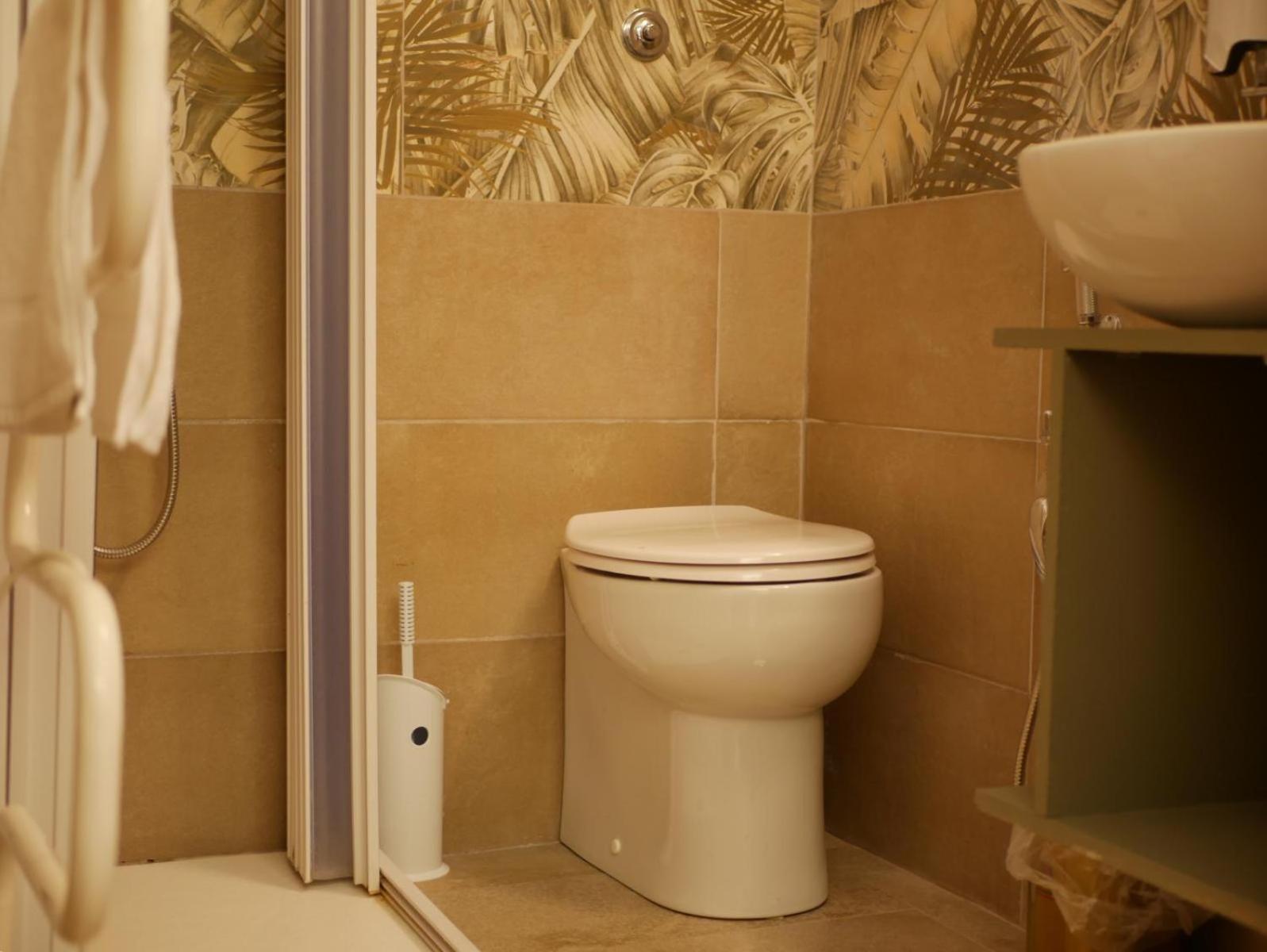 Rooms Piramide Рим Екстер'єр фото